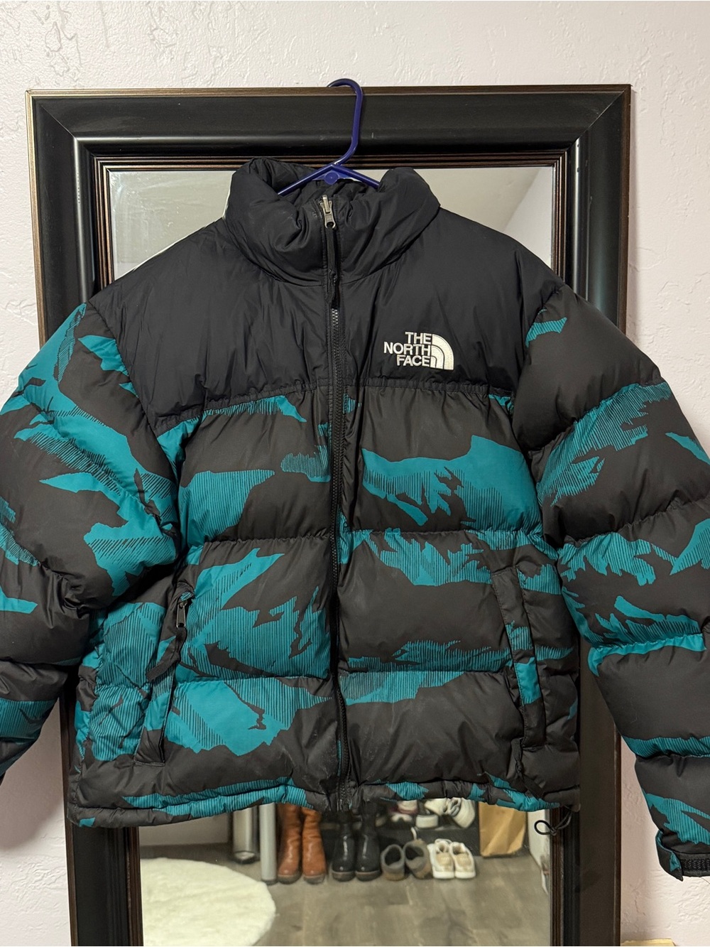 The North Face Men’s Black & Teal Patterned Puffer Jacket